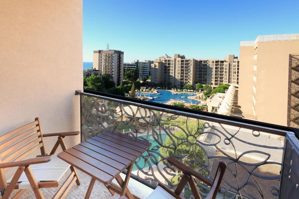 Royal Beach Apartment Barcello B Sunny Beach Esterno foto